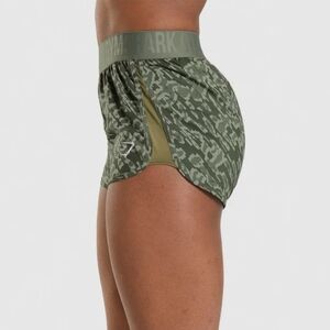 Gymshark Women's Green Camo Loose Fit Athletic Shorts Size Medium